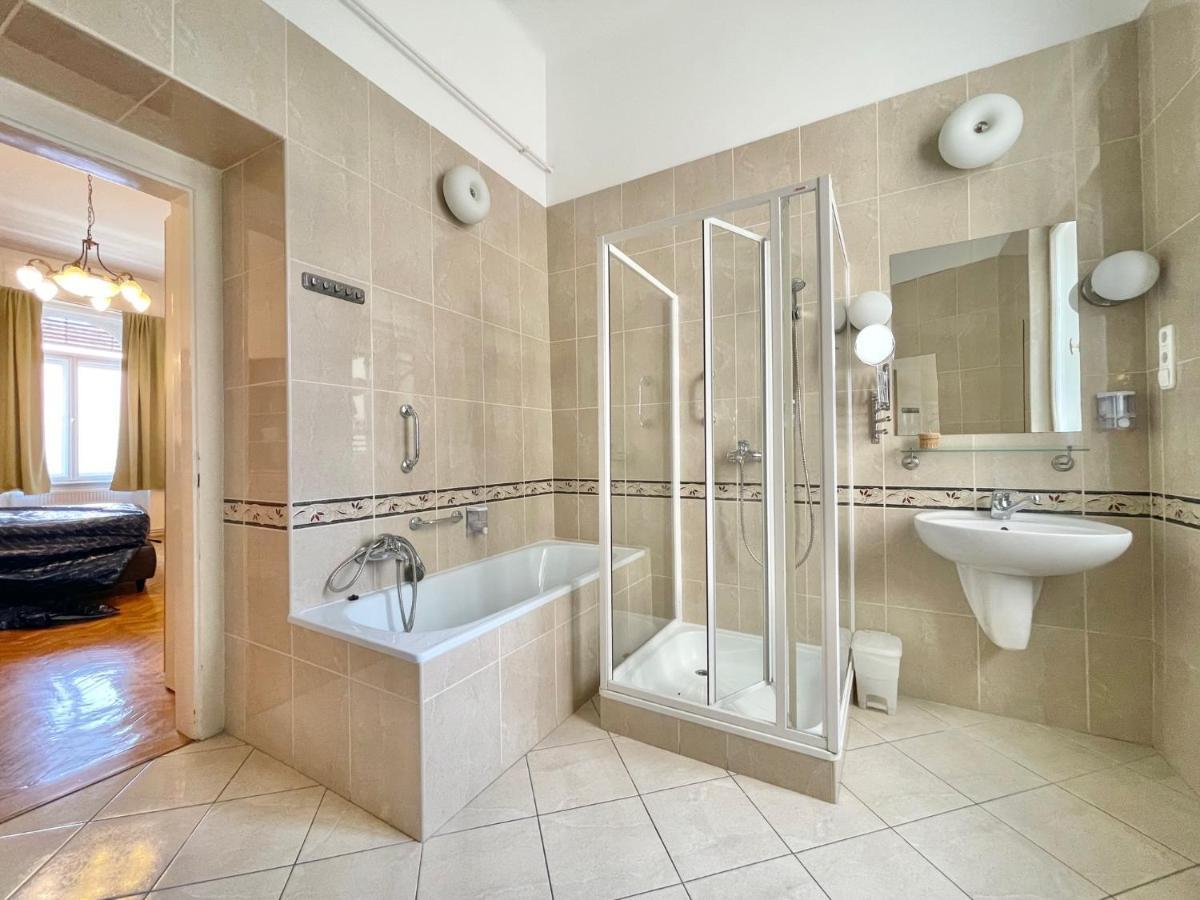 Friend Of Deak Ferenc Apartment Budapest Luaran gambar